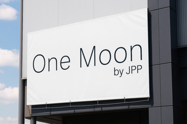 PLAČIAFORMATĖ SPAUDA